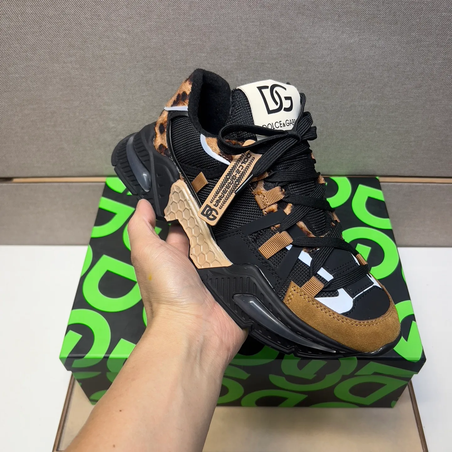⬛️Men's men's shoes💰p560【DG～】couple casual shoes 2025z cabinet sales simultaneously 🔶Size: 35-44#️⃣ 🔷1 color🔜The upper is made of multi-material splicing➕Mesh lining, comfortable and breathable, sole: original comfortable and wear-resistant outsole, ⚠️real thing📱photographed🎬real thing is better📢📢📢